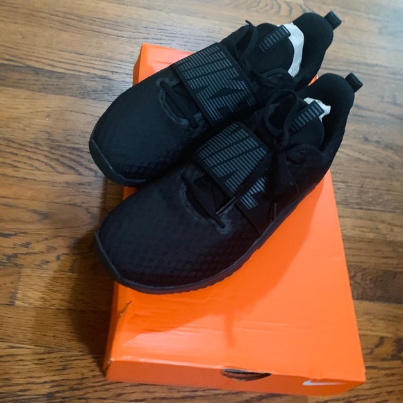 BRAND NEW NIKE WOMENS IN SEASON TR 9 TRAINING SHOE - Picture 8 of 11